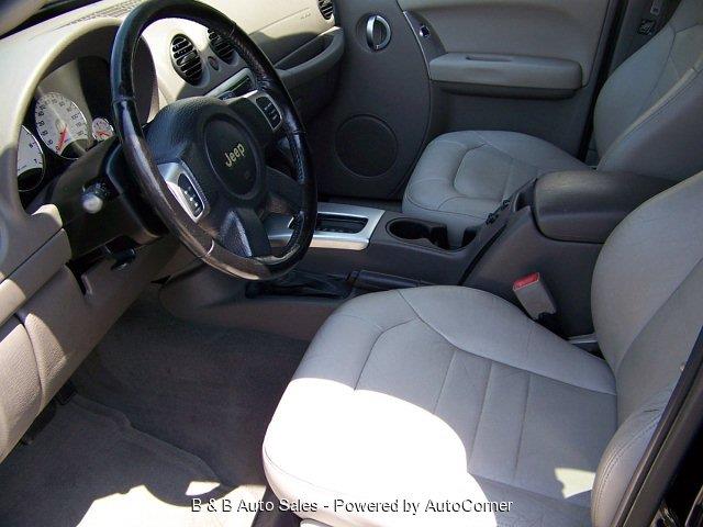 2004 Jeep Liberty Unknown