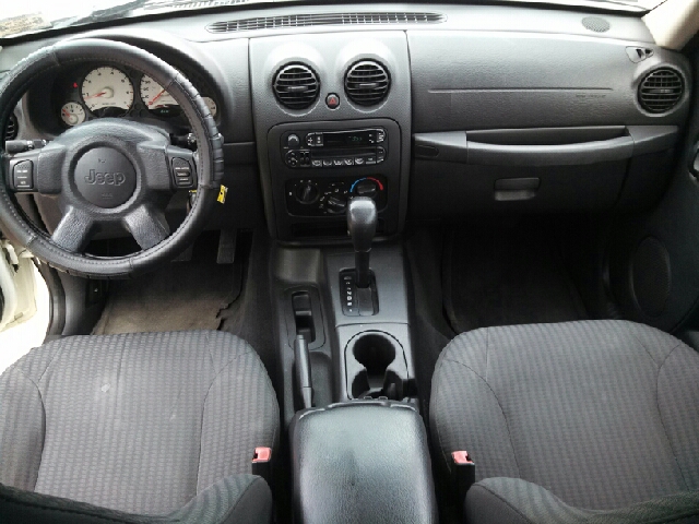 2004 Jeep Liberty Extended Cab V8 LT W/1lt