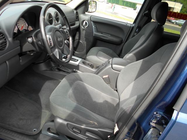 2004 Jeep Liberty Unknown