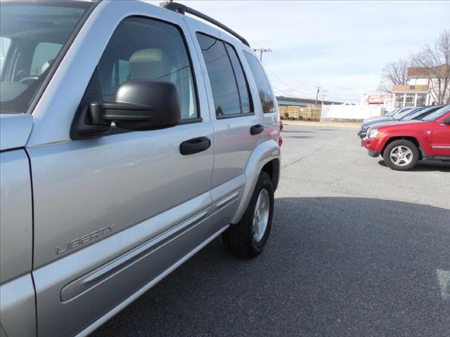 2004 Jeep Liberty SLT 25
