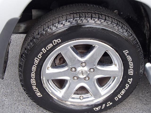 2004 Jeep Liberty SLT 25