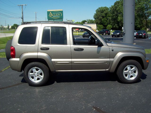 2004 Jeep Liberty SLT 25