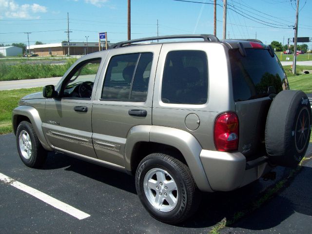 2004 Jeep Liberty SLT 25