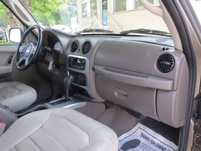 2004 Jeep Liberty Super