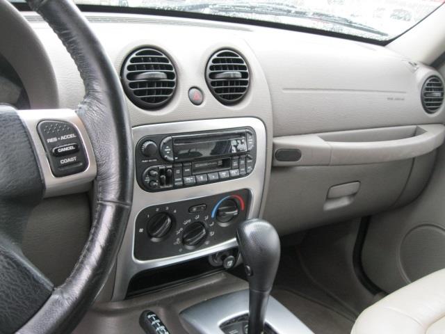 2004 Jeep Liberty SLT 25