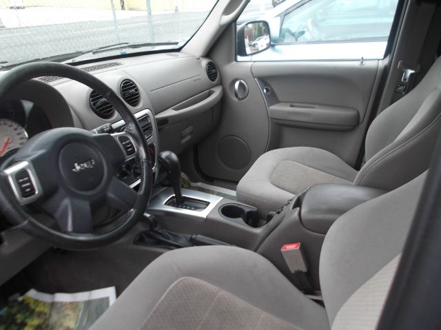 2004 Jeep Liberty Super