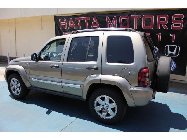 2005 Jeep Liberty SLT 25