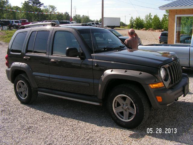 2005 Jeep Liberty Lariat Crew Cab 2WD Super Duty
