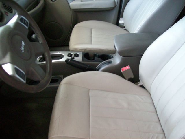 2005 Jeep Liberty LS Flex Fuel 4x4 This Is One Of Our Best Bargains