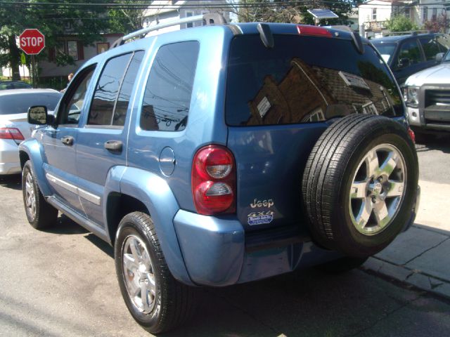 2005 Jeep Liberty Super