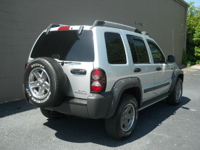2005 Jeep Liberty Lariat Crew Cab 2WD Super Duty