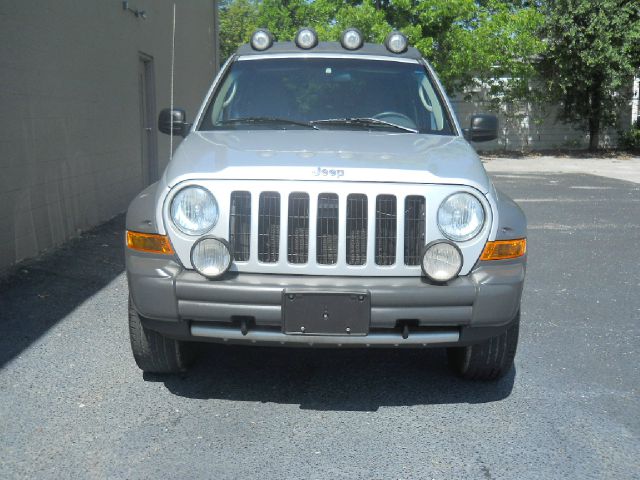 2005 Jeep Liberty Lariat Crew Cab 2WD Super Duty