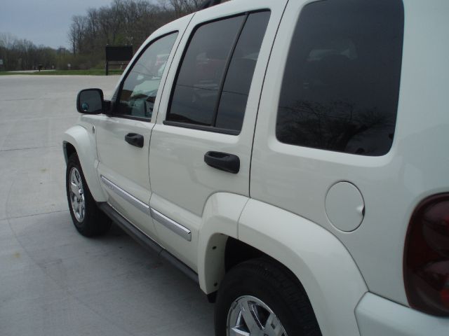 2005 Jeep Liberty Super