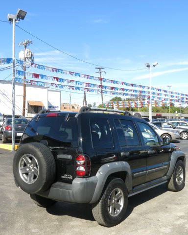 2005 Jeep Liberty Lariat Crew Cab 2WD Super Duty