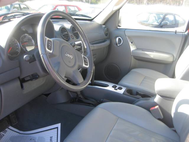 2006 Jeep Liberty SLT 25