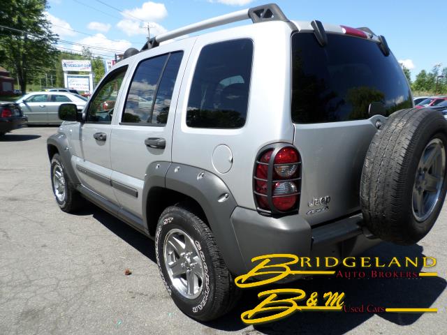 2006 Jeep Liberty 1500 RWD 2000 Down