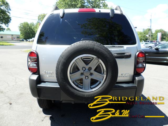 2006 Jeep Liberty 1500 RWD 2000 Down