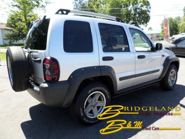 2006 Jeep Liberty 1500 RWD 2000 Down