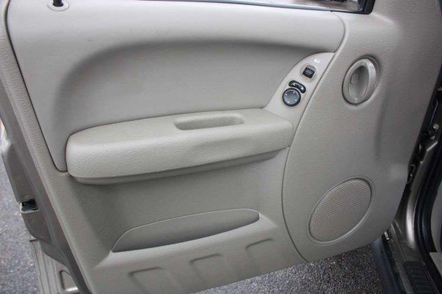 2007 Jeep Liberty Bucket