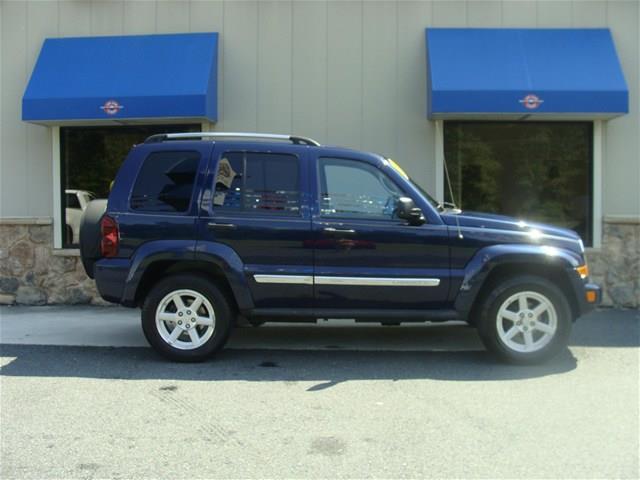 2007 Jeep Liberty 2WD Crew Cab SWB S