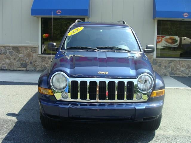 2007 Jeep Liberty 2WD Crew Cab SWB S