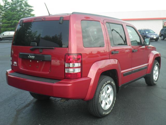 2010 Jeep Liberty 2006.5 EX