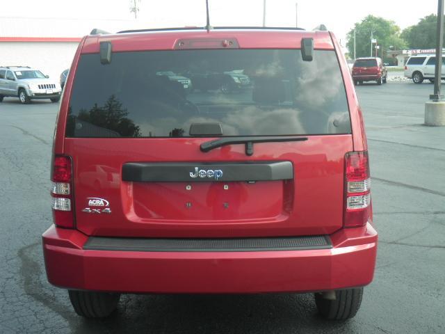 2010 Jeep Liberty 2006.5 EX