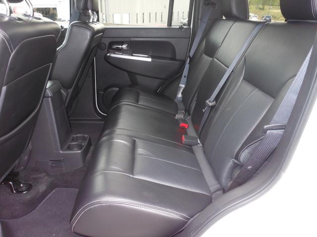 2010 Jeep Liberty SLT 25