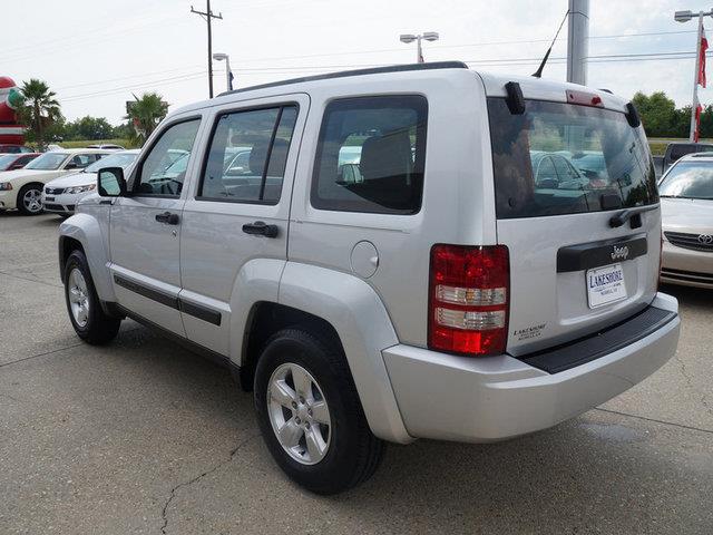2011 Jeep Liberty Extended Cab V8 LT W/1lt
