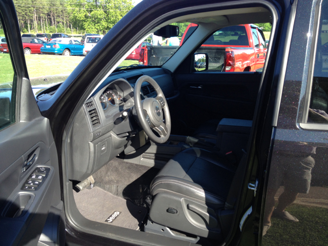 2012 Jeep Liberty Extended Cab V8 LT W/1lt