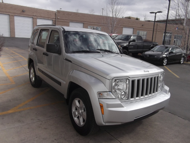 2012 Jeep Liberty Extended Cab V8 LT W/1lt