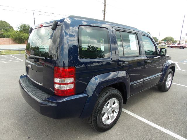 2012 Jeep Liberty Extended Cab V8 LT W/1lt