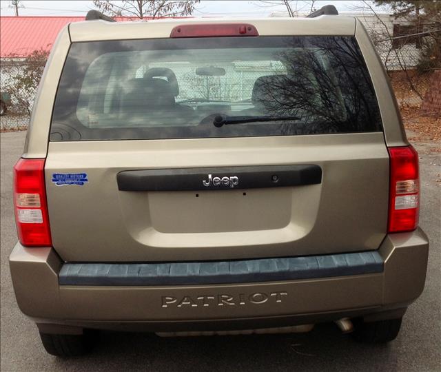 2007 Jeep Patriot Extended Cab V8 LT W/1lt