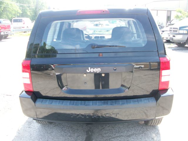2008 Jeep Patriot Extended Cab V8 LT W/1lt