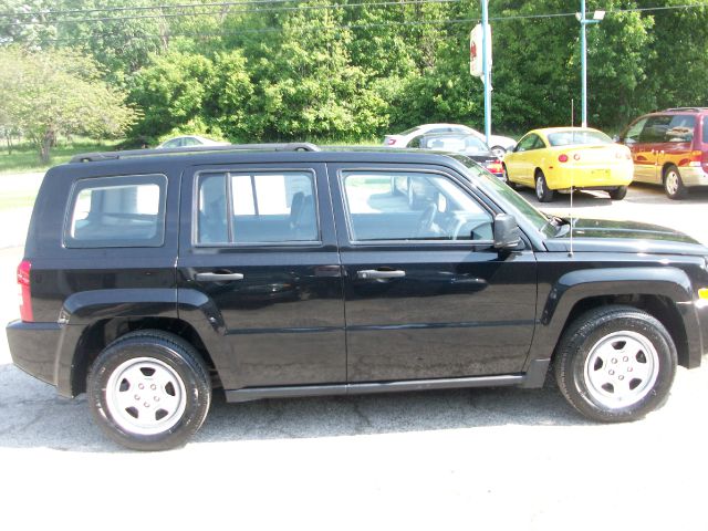 2008 Jeep Patriot Extended Cab V8 LT W/1lt