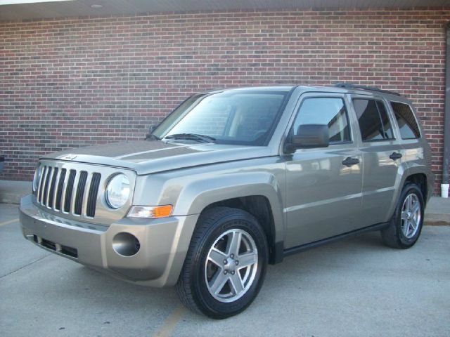 2008 Jeep Patriot Extended Cab V8 LT W/1lt