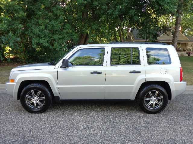 2008 Jeep Patriot Extended Cab V8 LT W/1lt