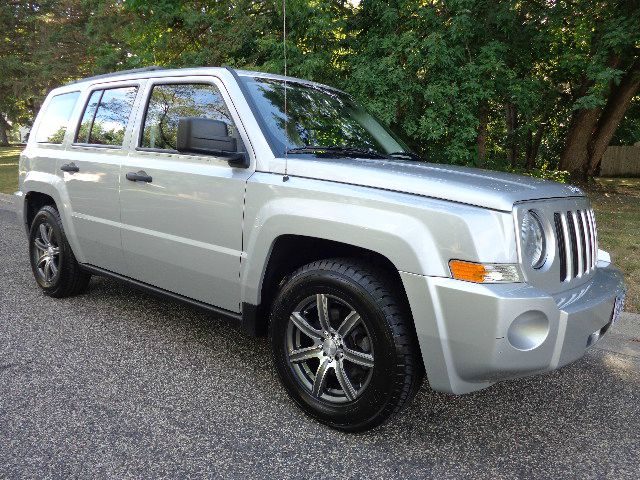 2008 Jeep Patriot Extended Cab V8 LT W/1lt