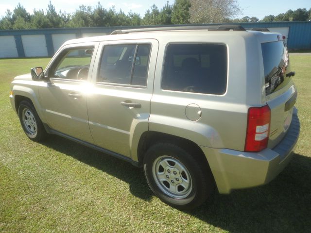 2009 Jeep Patriot Extended Cab V8 LT W/1lt