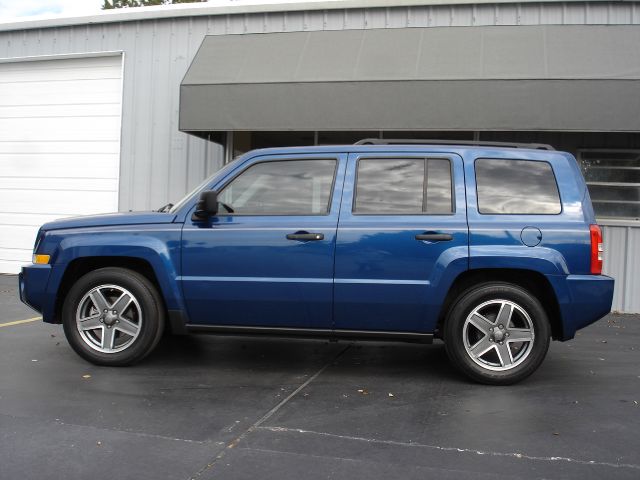 2009 Jeep Patriot Extended Cab V8 LT W/1lt
