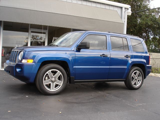 2009 Jeep Patriot Extended Cab V8 LT W/1lt