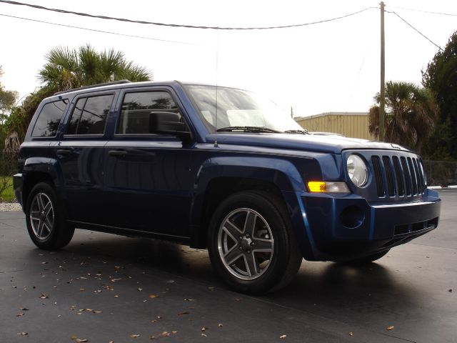 2009 Jeep Patriot Extended Cab V8 LT W/1lt