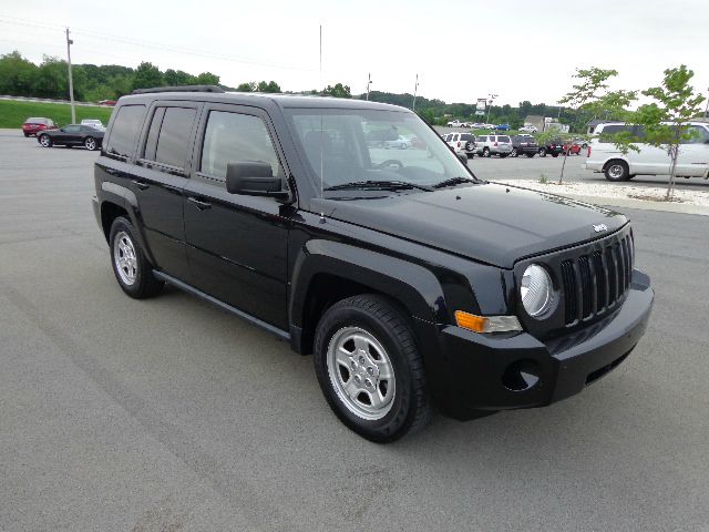 2010 Jeep Patriot Extended Cab V8 LT W/1lt