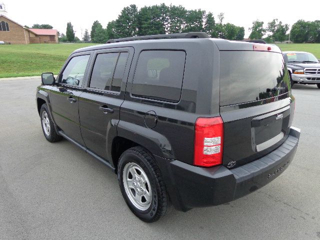 2010 Jeep Patriot Extended Cab V8 LT W/1lt
