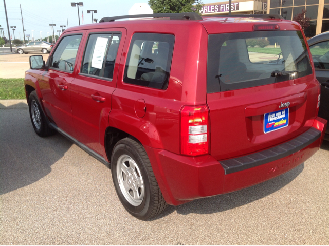 2010 Jeep Patriot Extended Cab V8 LT W/1lt