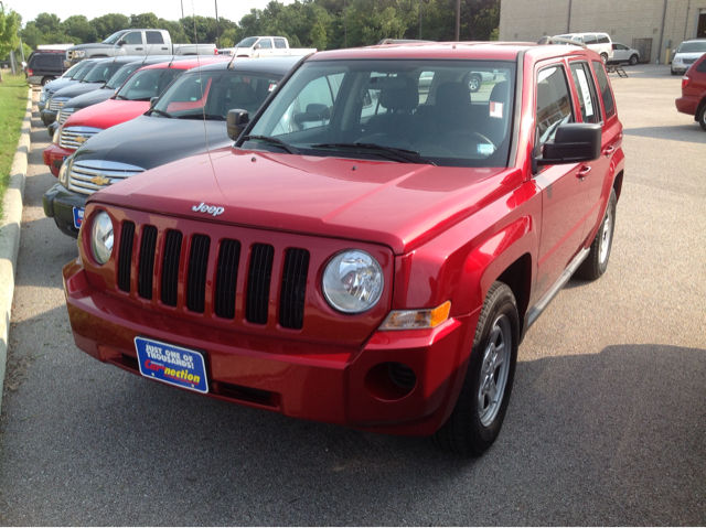2010 Jeep Patriot Extended Cab V8 LT W/1lt