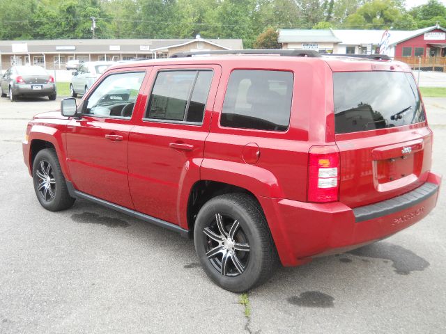 2010 Jeep Patriot Extended Cab V8 LT W/1lt