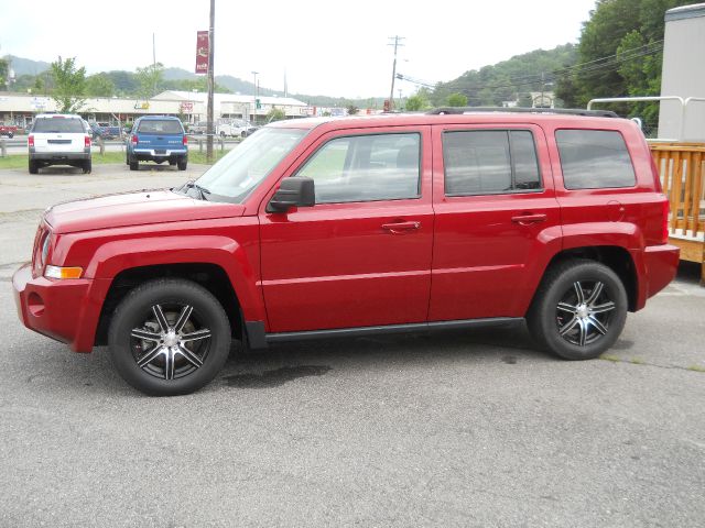 2010 Jeep Patriot Extended Cab V8 LT W/1lt