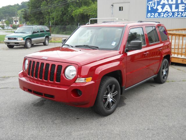 2010 Jeep Patriot Extended Cab V8 LT W/1lt