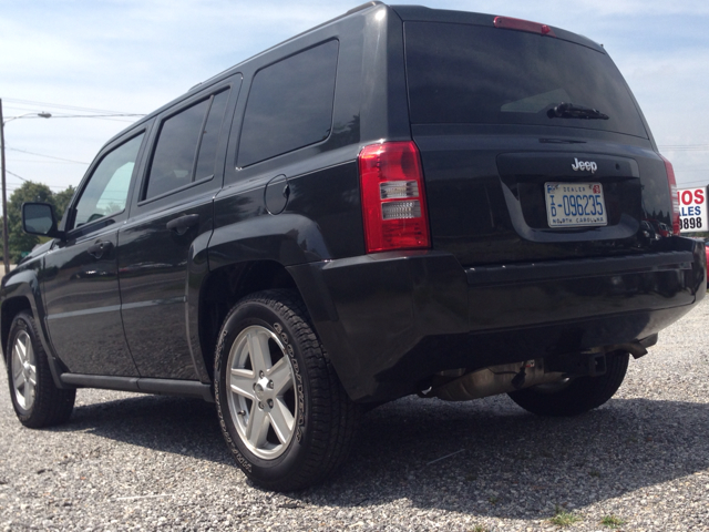 2010 Jeep Patriot Extended Cab V8 LT W/1lt